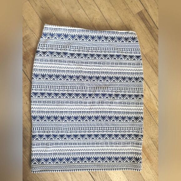 RD Style - Adele Textured Pencil Skirt, Navy‎ and White, Size Medium - Picture 2 of 4